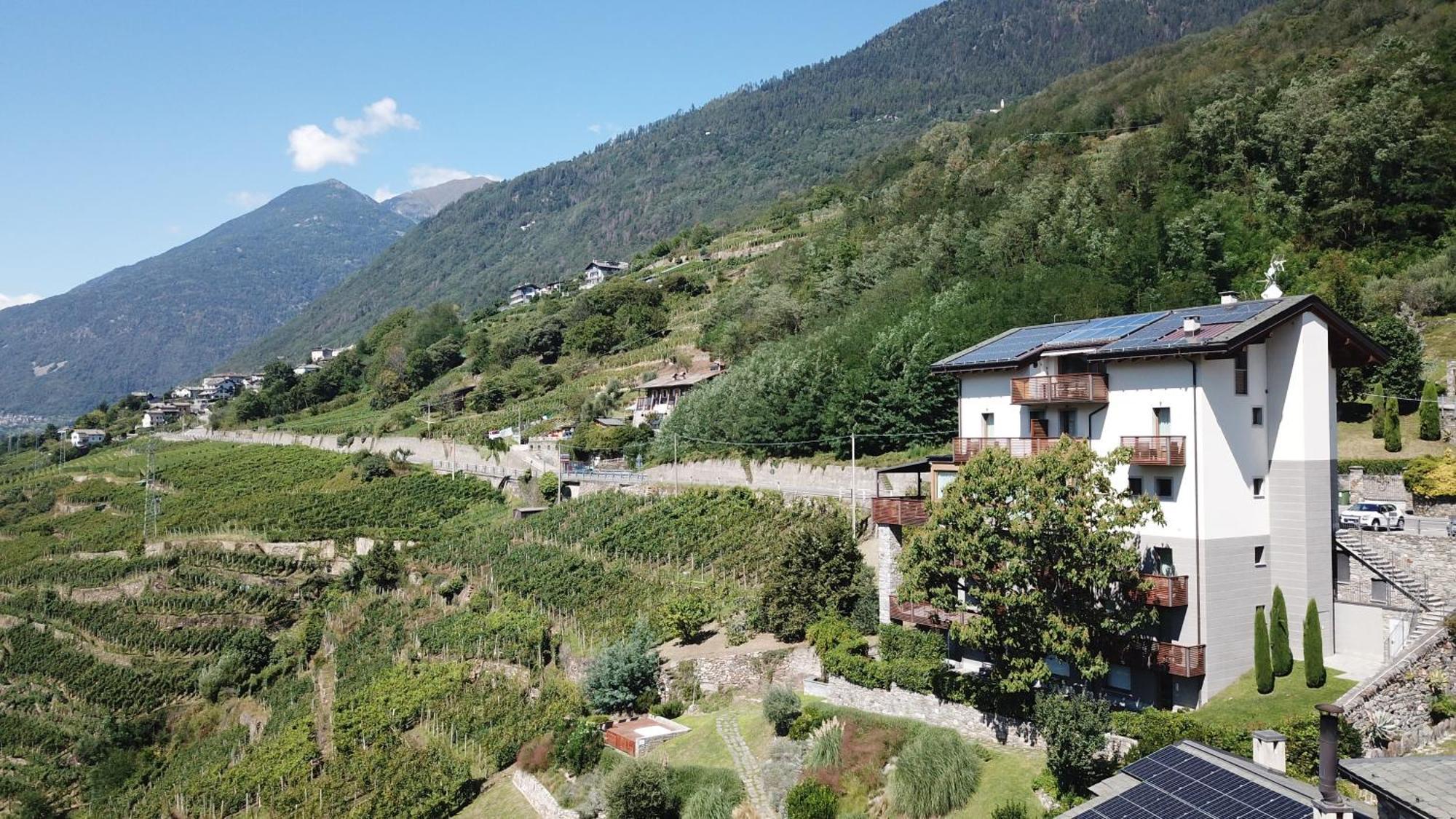 Wine Hotel Retici Balzi Poggiridenti Exterior foto
